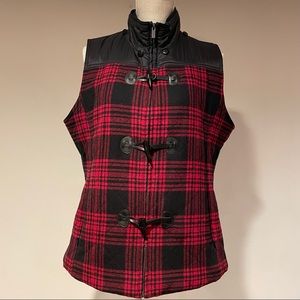 Pendleton Jacket Vest Womens Red/Black Virgin Wool Plaid Toggle Fastener Size L